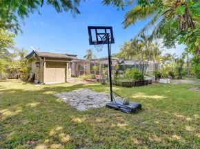 7811 NW 75th Ave, Tamarac FL 33321