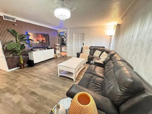 7811 NW 75th Ave, Tamarac FL 33321