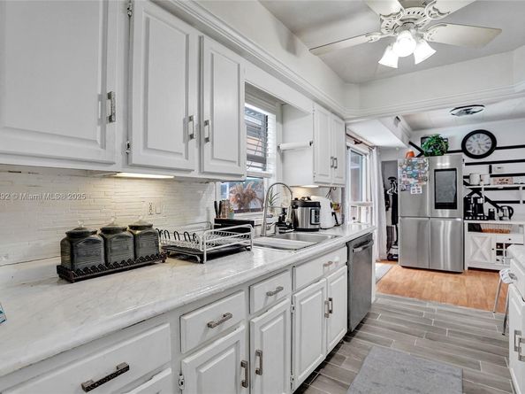 7811 NW 75th Ave, Tamarac FL 33321