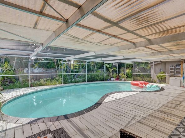 7811 NW 75th Ave, Tamarac FL 33321
