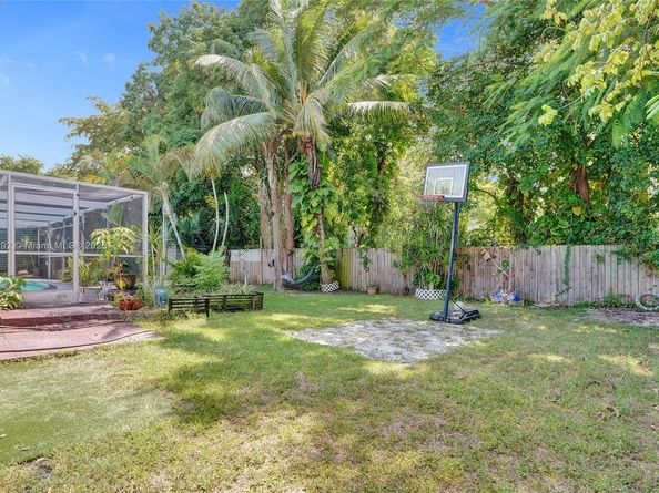 7811 NW 75th Ave, Tamarac FL 33321