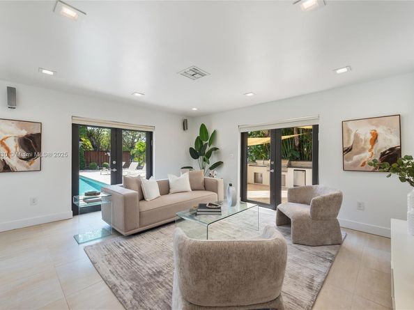 20600 NE 22nd Pl, Miami FL 33180