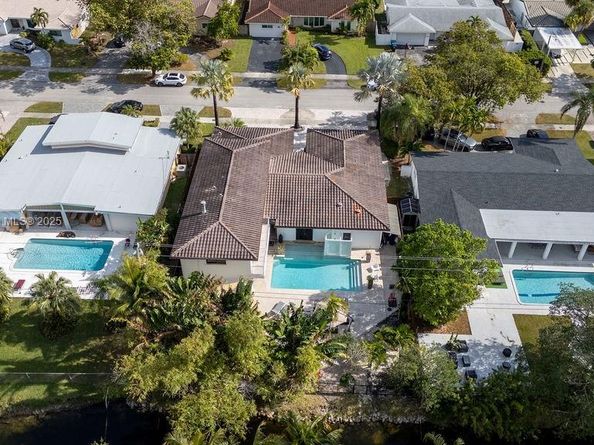 20600 NE 22nd Pl, Miami FL 33180