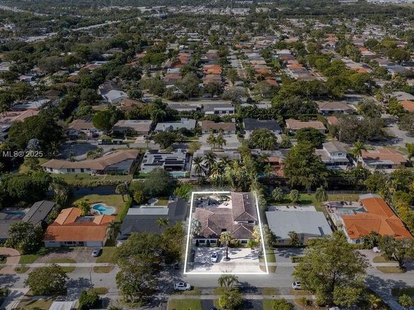 20600 NE 22nd Pl, Miami FL 33180