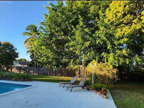 10341 SW 140th St, Miami FL 33176