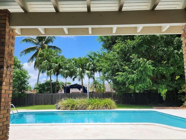 10341 SW 140th St, Miami FL 33176