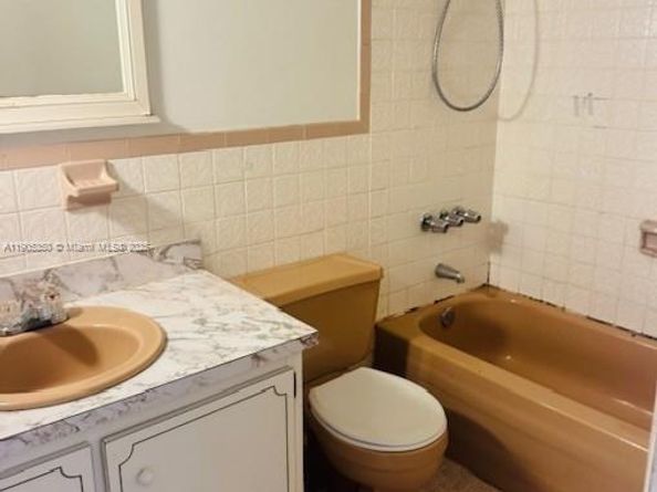 13700 SW 62nd St 205, Miami FL 33183