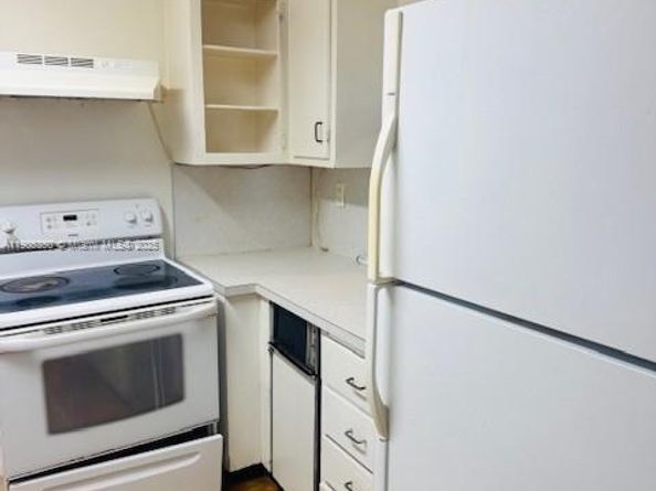 13700 SW 62nd St 205, Miami FL 33183