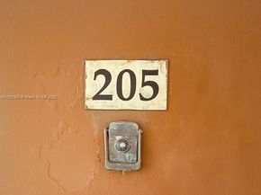 13700 SW 62nd St 205, Miami FL 33183