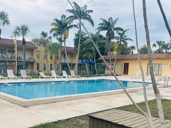 13700 SW 62nd St 205, Miami FL 33183