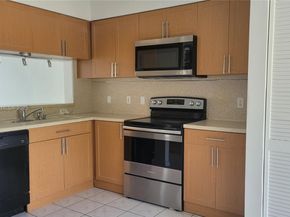 16731 Hemingway Dr, Weston FL 33326