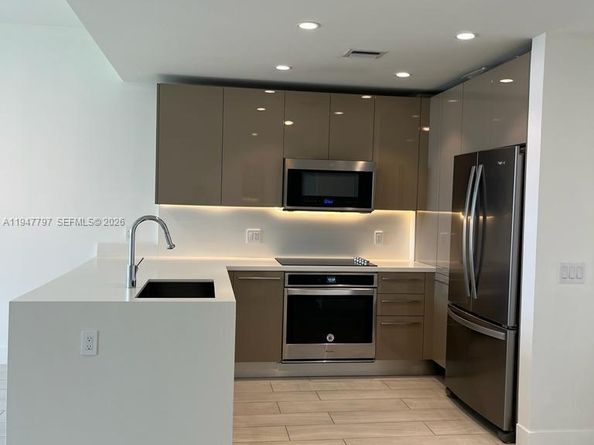 2000 Metropica Way 1602, Sunrise FL 33323