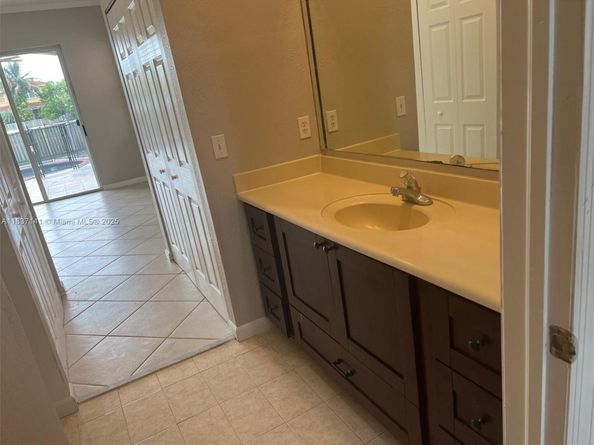16063 SW 63rd Ter, Miami FL 33193