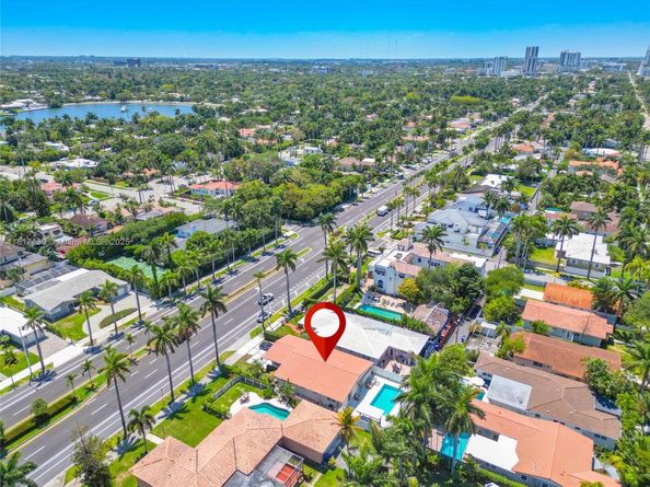 1045 Hollywood Blvd, Hollywood FL 33019