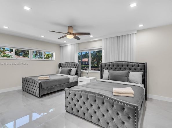 1045 Hollywood Blvd, Hollywood FL 33019