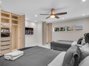 1045 Hollywood Blvd, Hollywood FL 33019