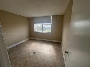 498 NW 165th St D501, Miami FL 33169