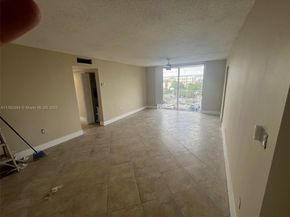 498 NW 165th St D501, Miami FL 33169