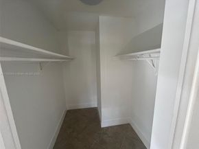 498 NW 165th St D501, Miami FL 33169