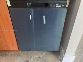 498 NW 165th St D501, Miami FL 33169