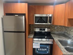 498 NW 165th St D501, Miami FL 33169
