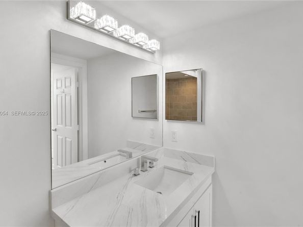 1723 SW 2nd Ave 909, Miami FL 33129