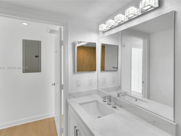 1723 SW 2nd Ave 909, Miami FL 33129