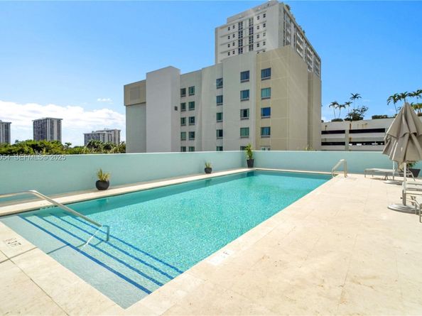 1723 SW 2nd Ave 909, Miami FL 33129