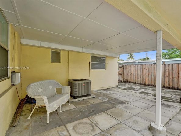 6622 Raleigh St, Hollywood FL 33024