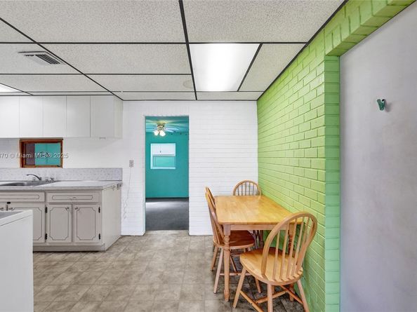 6622 Raleigh St, Hollywood FL 33024