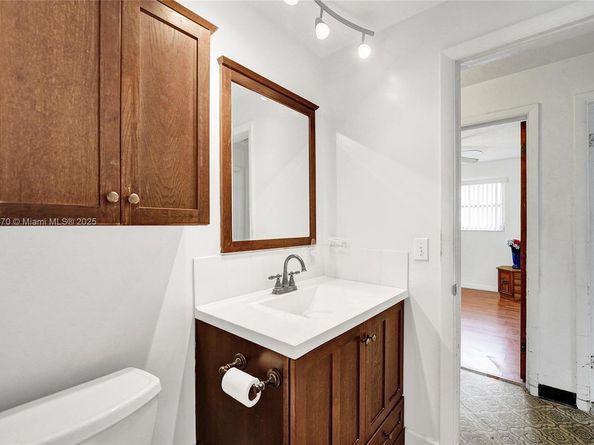 6622 Raleigh St, Hollywood FL 33024