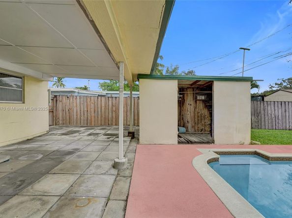 6622 Raleigh St, Hollywood FL 33024