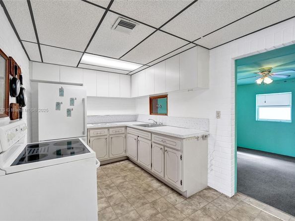 6622 Raleigh St, Hollywood FL 33024