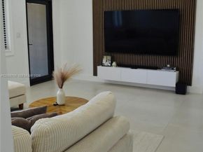 1524 NE 14th Ter, Fort Lauderdale FL 33304