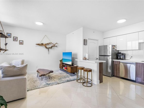 1330 West Ave 905, Miami Beach FL 33139