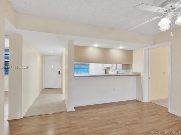 1715 Whitehall Dr 202, Davie FL 33324