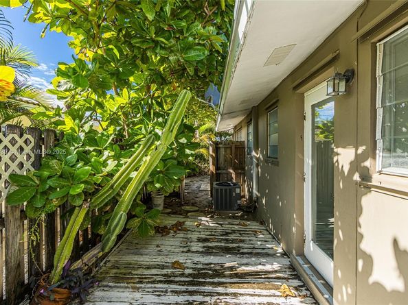 2513 NE 33 rd Ave, Fort Lauderdale FL 33305