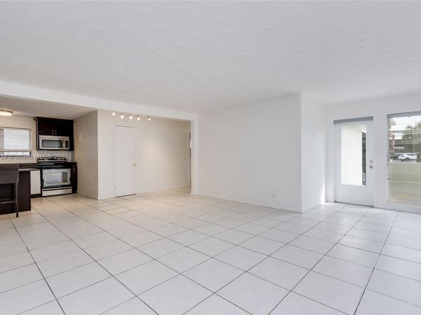 2513 NE 33 rd Ave, Fort Lauderdale FL 33305