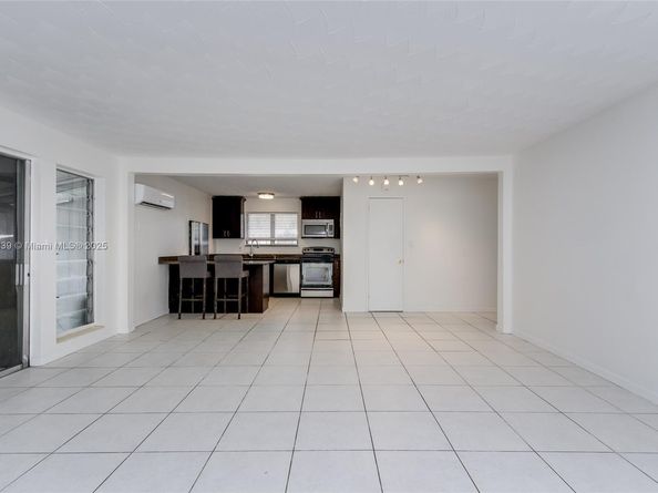 2513 NE 33 rd Ave, Fort Lauderdale FL 33305