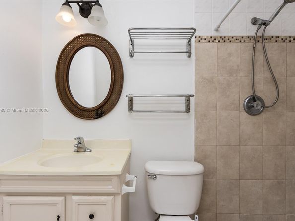 2513 NE 33 rd Ave, Fort Lauderdale FL 33305