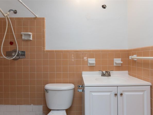 2513 NE 33 rd Ave, Fort Lauderdale FL 33305