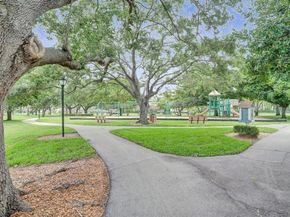 9921 NW 60th Pl, Parkland FL 33076