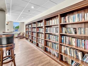 9340 Lagoon Pl 303, Davie FL 33324