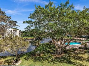 9340 Lagoon Pl 303, Davie FL 33324