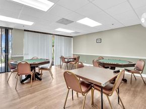 9340 Lagoon Pl 303, Davie FL 33324