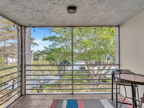 9340 Lagoon Pl 303, Davie FL 33324
