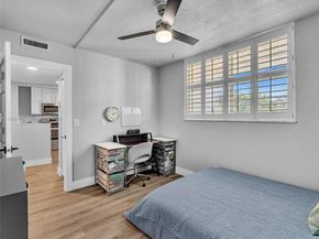 9340 Lagoon Pl 303, Davie FL 33324