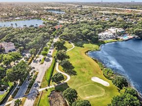 9340 Lagoon Pl 303, Davie FL 33324