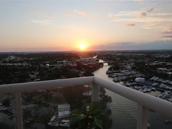 1861 NW S River Dr 1505, Miami FL 33125