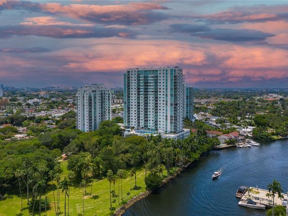 1861 NW S River Dr 1505, Miami FL 33125